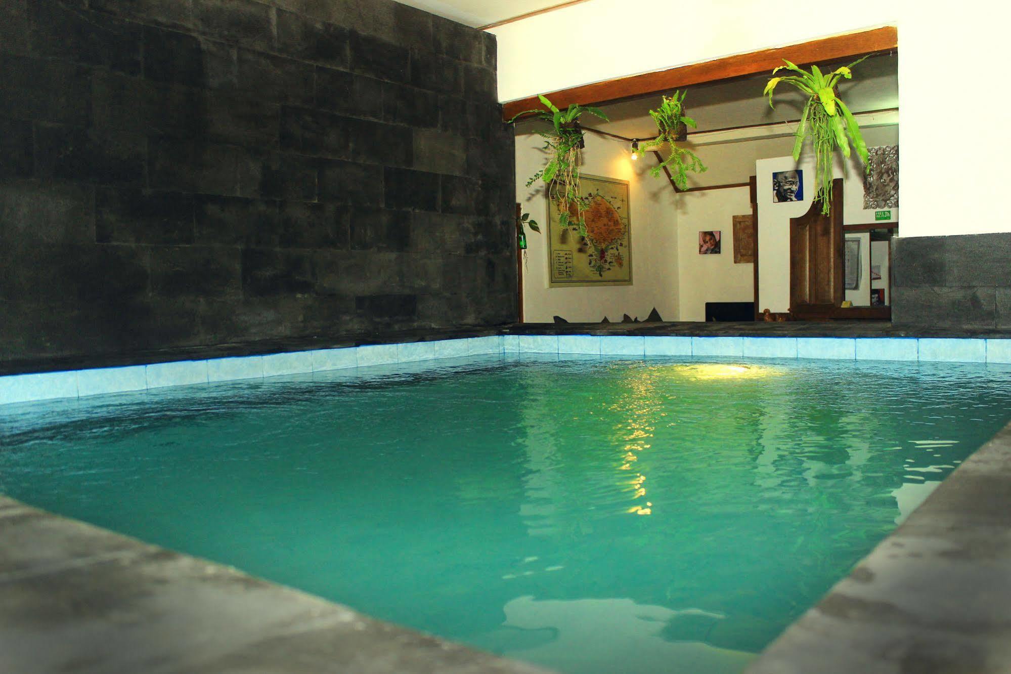 Friendly House Bali Hostel Ubud Buitenkant foto