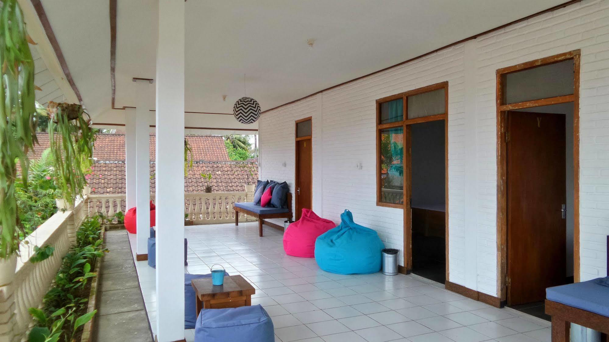 Friendly House Bali Hostel Ubud Buitenkant foto