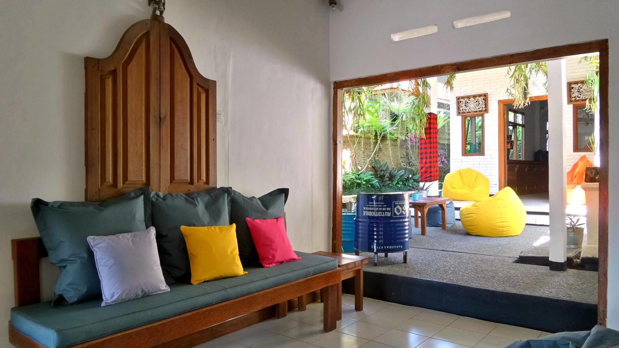 Friendly House Bali Hostel Ubud Buitenkant foto
