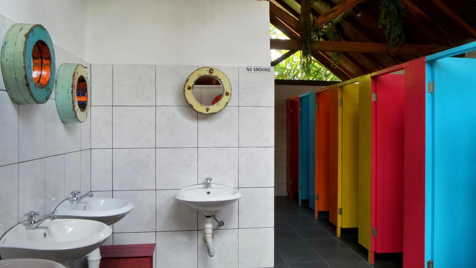 Friendly House Bali Hostel Ubud Buitenkant foto