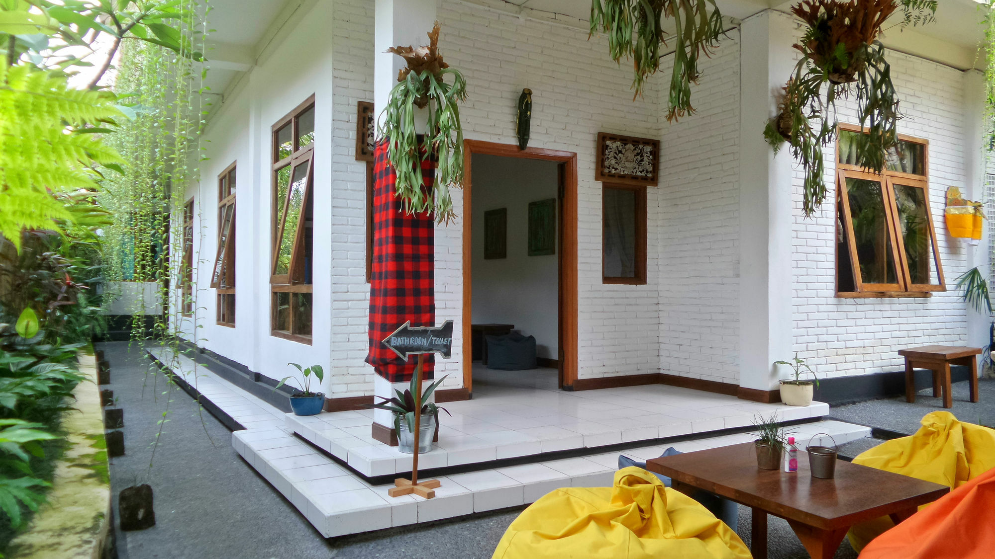 Friendly House Bali Hostel Ubud Buitenkant foto